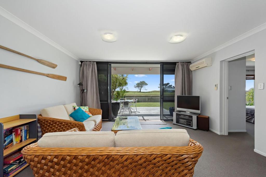 The Sandcastle - Papamoa Holiday Apartment Bagian luar foto