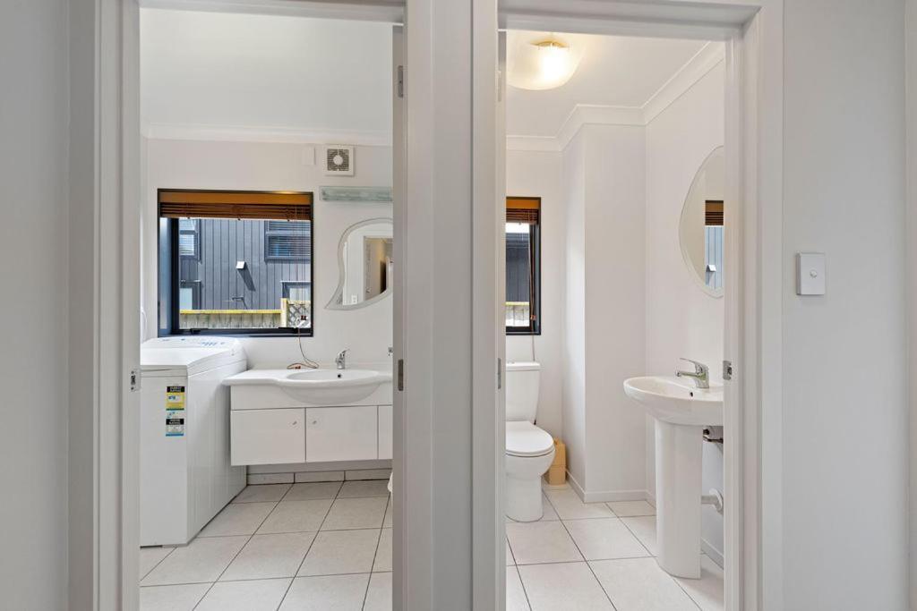The Sandcastle - Papamoa Holiday Apartment Bagian luar foto
